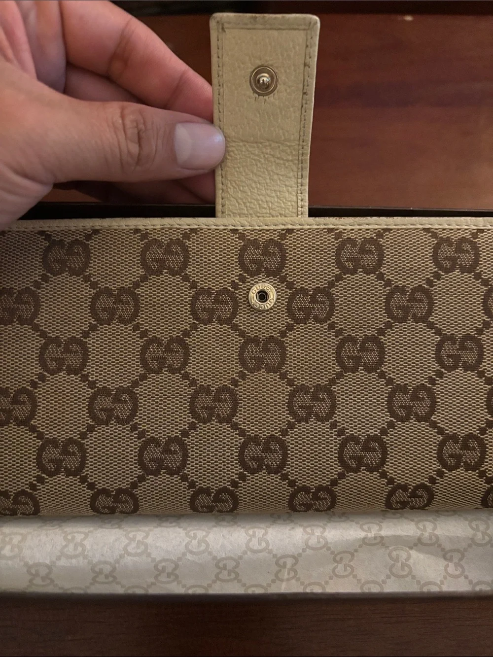 Gucci Beige and Brown GG Canvas Continental Wallet with Gold Plate - Picture 5 of 12